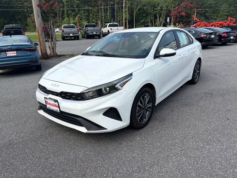 Used 2023 Kia Forte LXS w/ LXS Technology Package FWD image 7