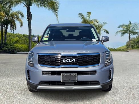 Used 2022 Kia Telluride LX AWD/4WD image 3