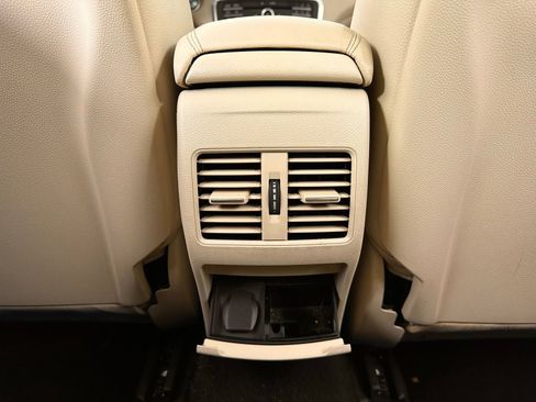 Used 2019 Mercedes-Benz GLA 250 4MATIC w/ Premium Package image 31