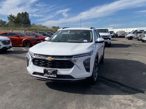 New 2026 Chevrolet Trax LT FWD image 3