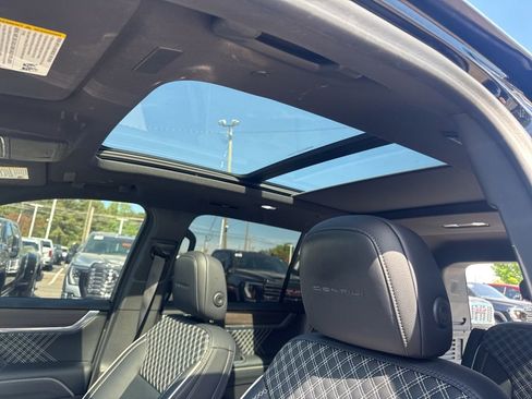 Certified 2025 GMC Acadia Denali w/ Super Cruise Package image 13