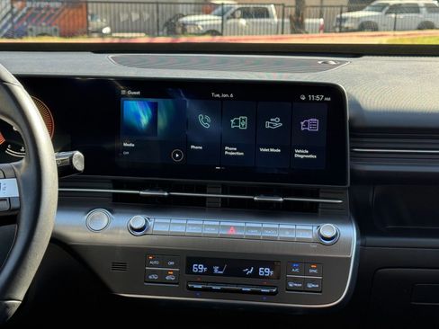 Used 2025 Hyundai Kona SEL image 18