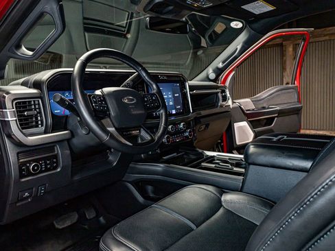 Used 2025 Ford F250 Platinum image 17