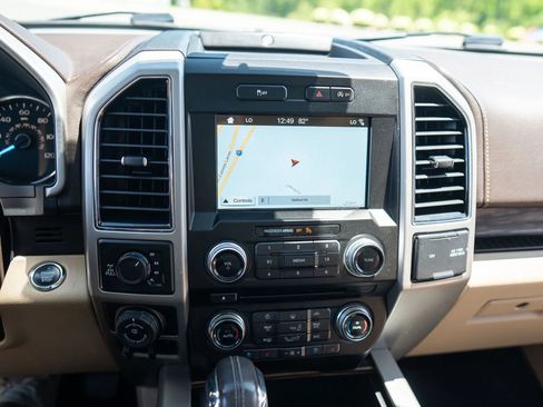 Used 2018 Ford F150 Lariat w/ Equipment Group 502A Luxury AWD/4WD image 30