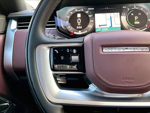 Used 2025 Land Rover Range Rover Autobiography image 17