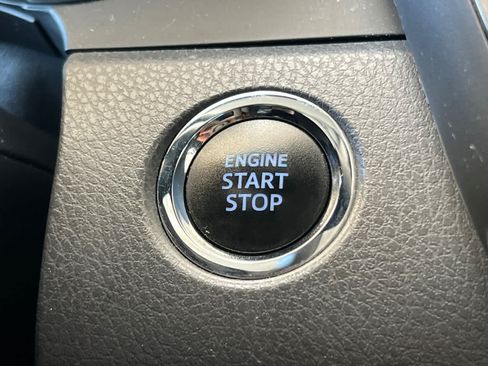 Certified 2019 Toyota Camry SE w/ Convenience Package FWD image 22