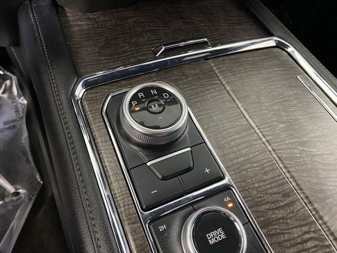 Used 2021 Ford Expedition Limited image 19