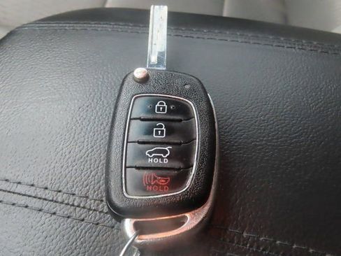 Used 2017 Hyundai Santa Fe Sport image 34