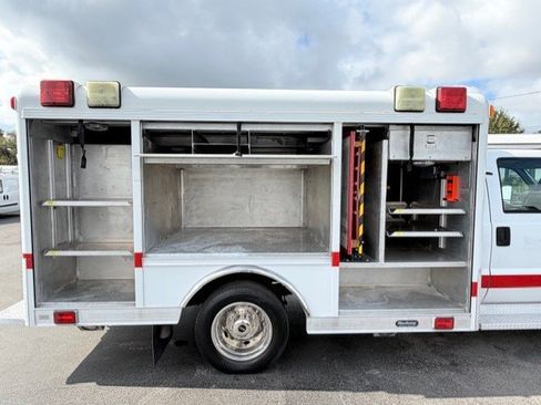 Used 2002 Ford F550 2WD Crew Cab Super Duty image 13