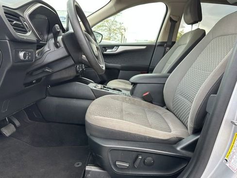 Used 2020 Ford Escape SE image 14