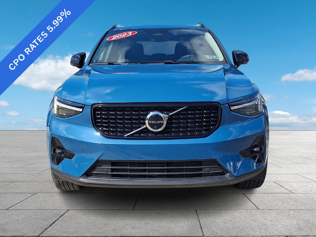 Used 2023 Volvo XC40 B5 Ultimate w/ Protection Package Premier AWD/4WD image 2