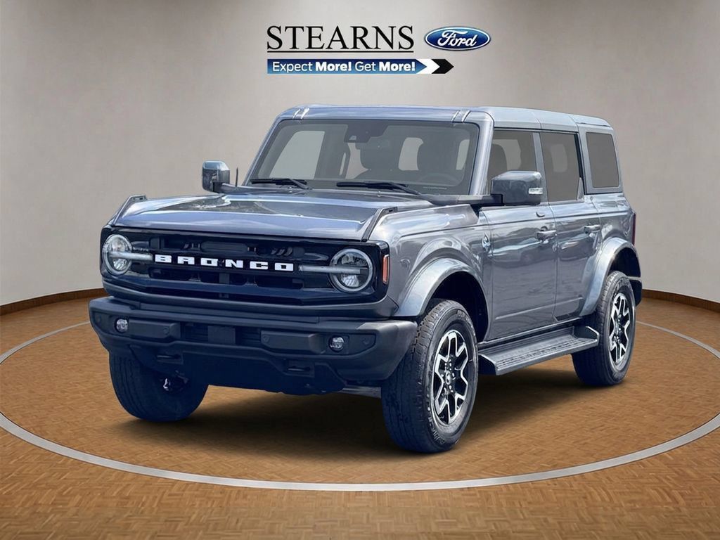 Used 2023 Ford Bronco Outer Banks AWD/4WD image 2