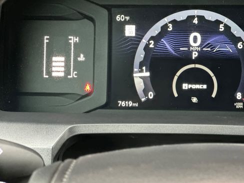 Used 2025 Toyota Tacoma SR5 image 27