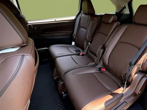 New 2026 Honda Odyssey Touring image 12