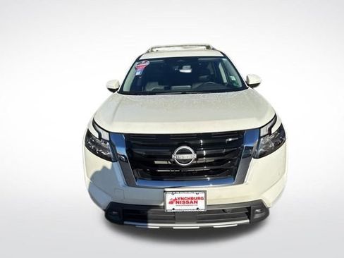 Used 2024 Nissan Pathfinder SL image 9
