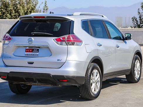 Used 2016 Nissan Rogue SV FWD image 5