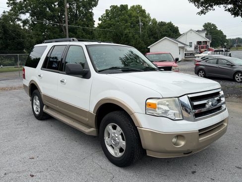 Used 2012 Ford Expedition XLT RWD image 3