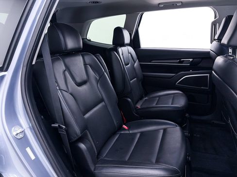 Certified 2024 Kia Telluride S w/ S Sunroof Package FWD image 39