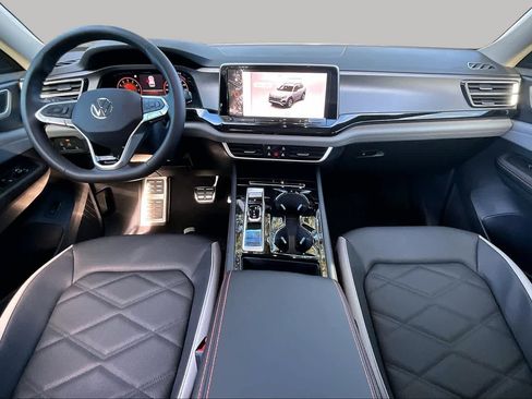 New 2026 Volkswagen Atlas Peak Edition AWD/4WD image 5