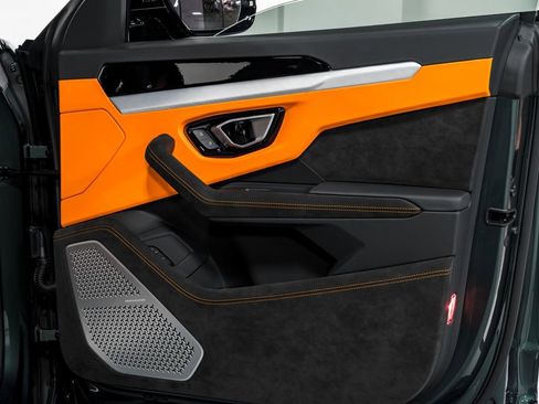 Used 2023 Lamborghini Urus S image 45