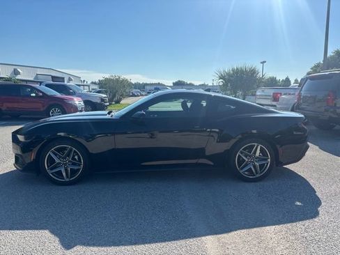 Used 2026 Ford Mustang Coupe RWD image 8