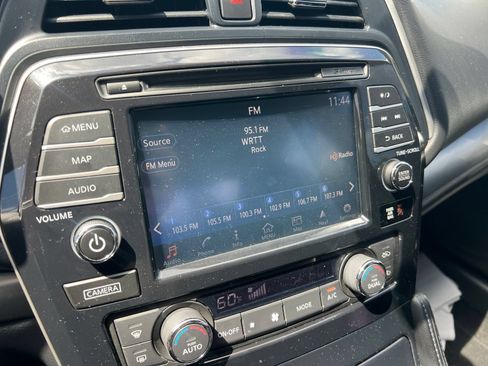 Used 2016 Nissan Maxima SR w/ Interior Lighting Package FWD image 11