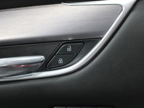 Certified 2023 Cadillac XT6 Luxury FWD image 9