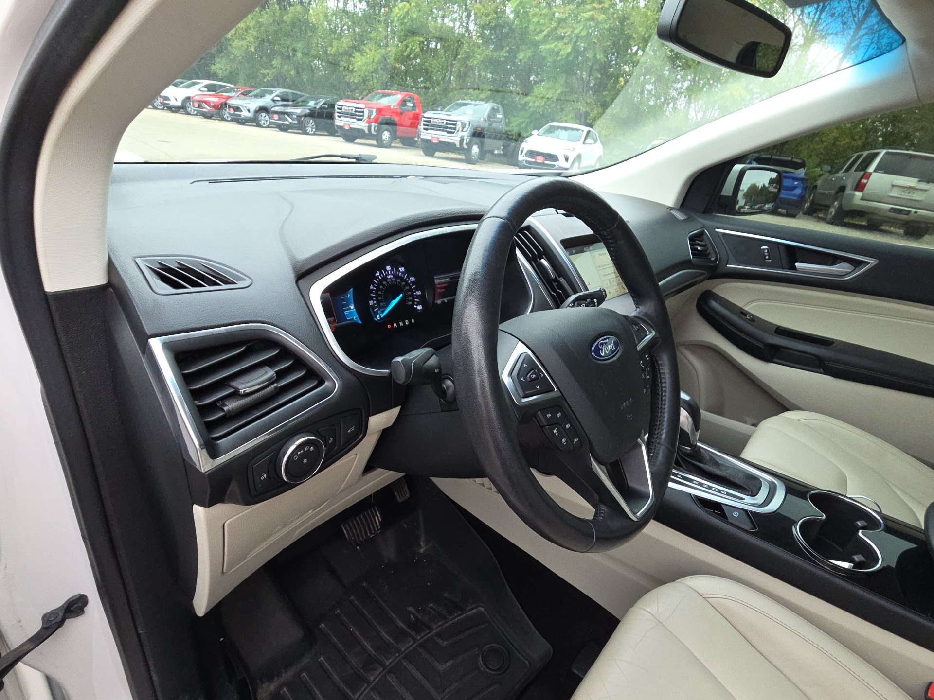 Used 2018 Ford Edge Titanium w/ Technology Package AWD/4WD image 14
