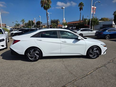 Used 2024 Hyundai Elantra Limited FWD image 4