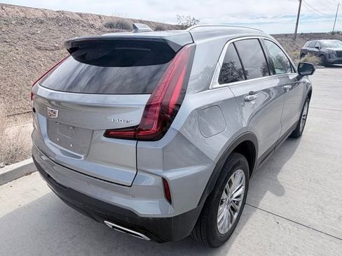 Used 2025 Cadillac XT4 Premium Luxury image 8