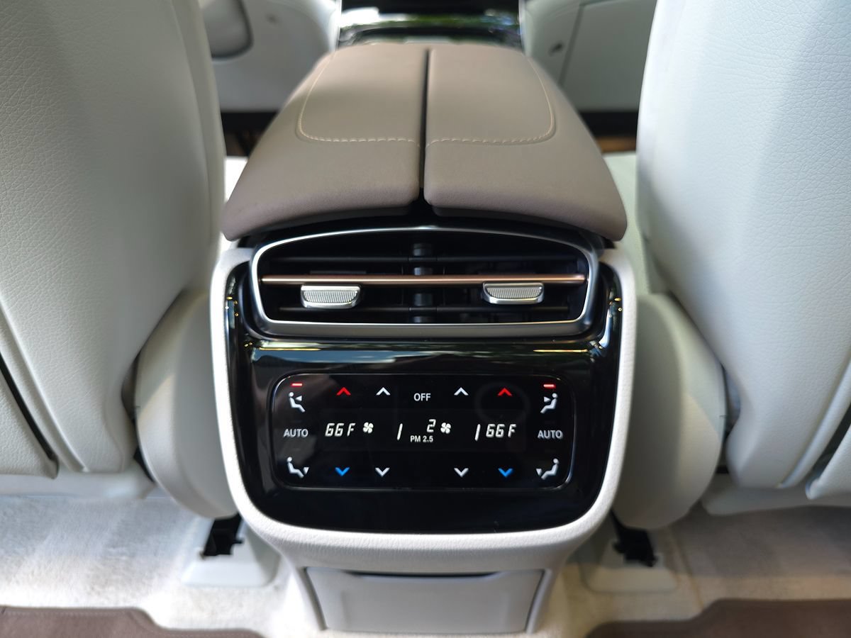 Used 2023 Mercedes-Benz EQS 450+ 4MATIC SUV w/ AMG Line Exterior Package image 19