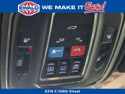 New 2025 Jeep Grand Cherokee Limited w/ Luxury Tech Group II image 12