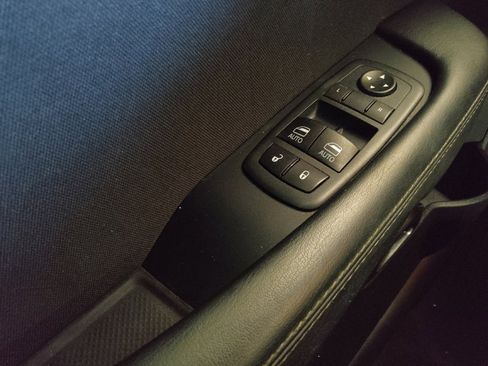 Used 2020 Dodge Challenger SXT RWD image 27