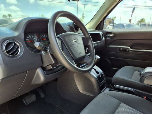 Used 2010 Jeep Patriot Sport image 11