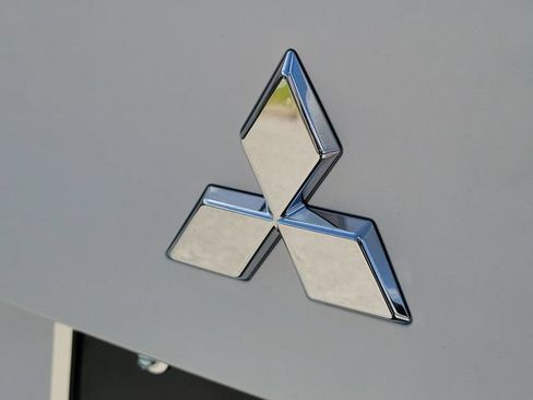 New 2026 Mitsubishi Outlander SE FWD image 8