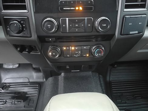 Used 2018 Ford F350 XL w/ Power Equipment Group image 15