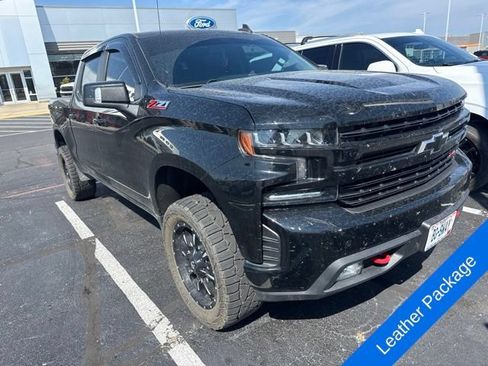 Used 2022 Chevrolet Silverado 1500 LT Trail Boss w/ LT Trail Boss Premium Package AWD/4WD image 3