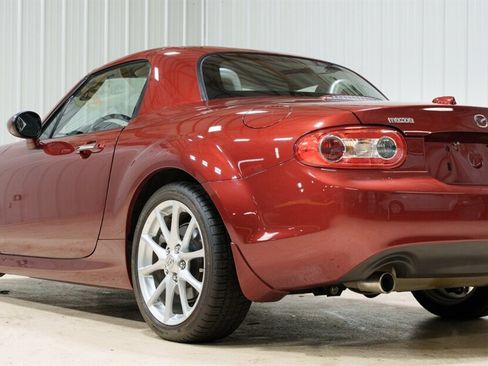 Used 2009 MAZDA MX-5 Miata Grand Touring w/ Premium Pkg image 5