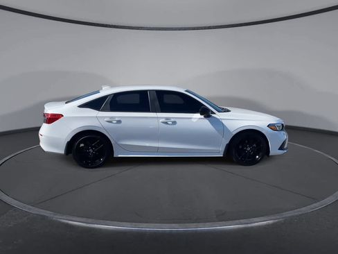 Used 2024 Honda Civic Sport image 2