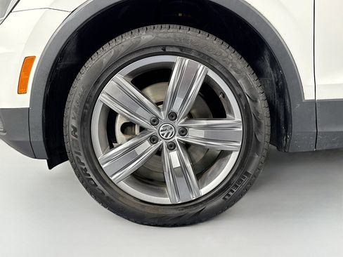 Used 2021 Volkswagen Tiguan SEL w/ 3rd Row Seat Package AWD/4WD image 32