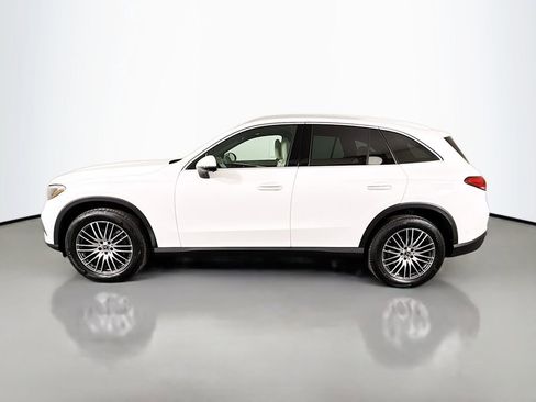 Used 2025 Mercedes-Benz GLC 300 4MATIC image 4