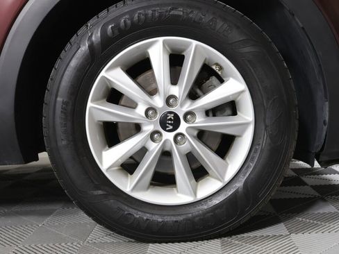 Used 2019 Kia Sorento LX image 7