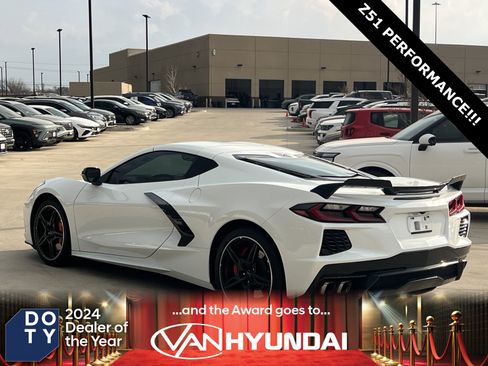Used 2021 Chevrolet Corvette Stingray w/ Z51 Performance Package image 9