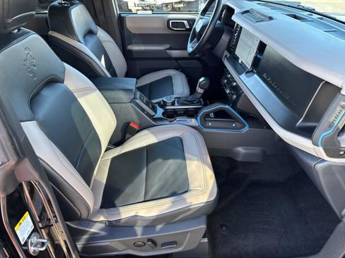 Certified 2023 Ford Bronco Wildtrak image 15