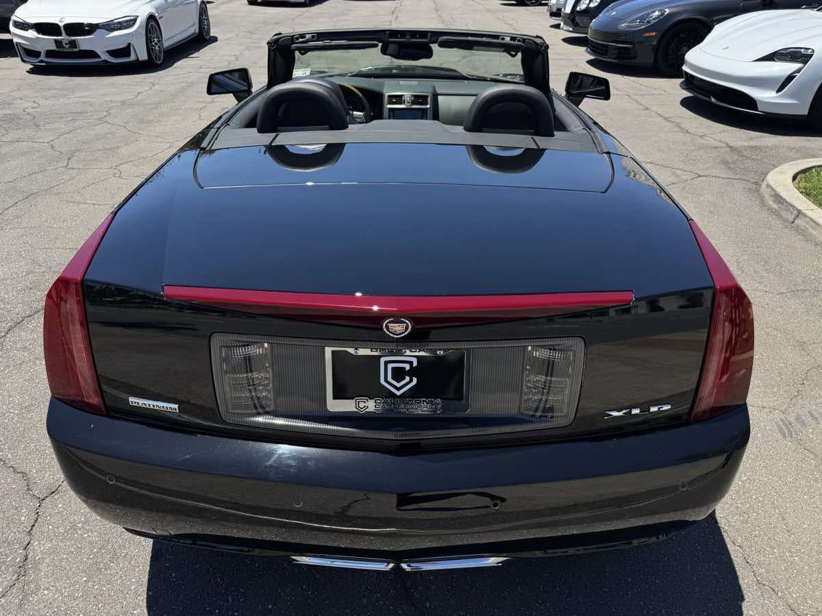 Used 2009 Cadillac XLR RWD image 9