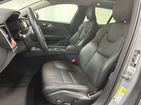 Certified 2025 Volvo V60 B5 Cross Country Plus AWD/4WD image 8