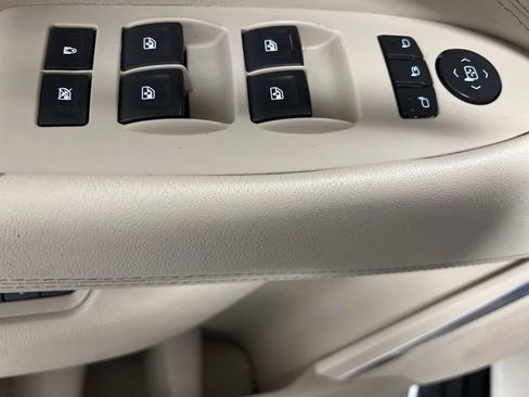 Used 2015 Cadillac Escalade Luxury AWD/4WD image 13