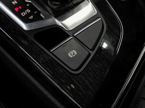 Used 2019 Audi Q7 3.0T Prestige w/ Prestige Package AWD/4WD image 28