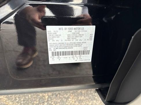 Certified 2023 Lincoln Nautilus Reserve w/ Monochromatic Package image 35