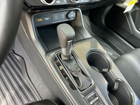 Used 2025 Honda Civic Sport image 30